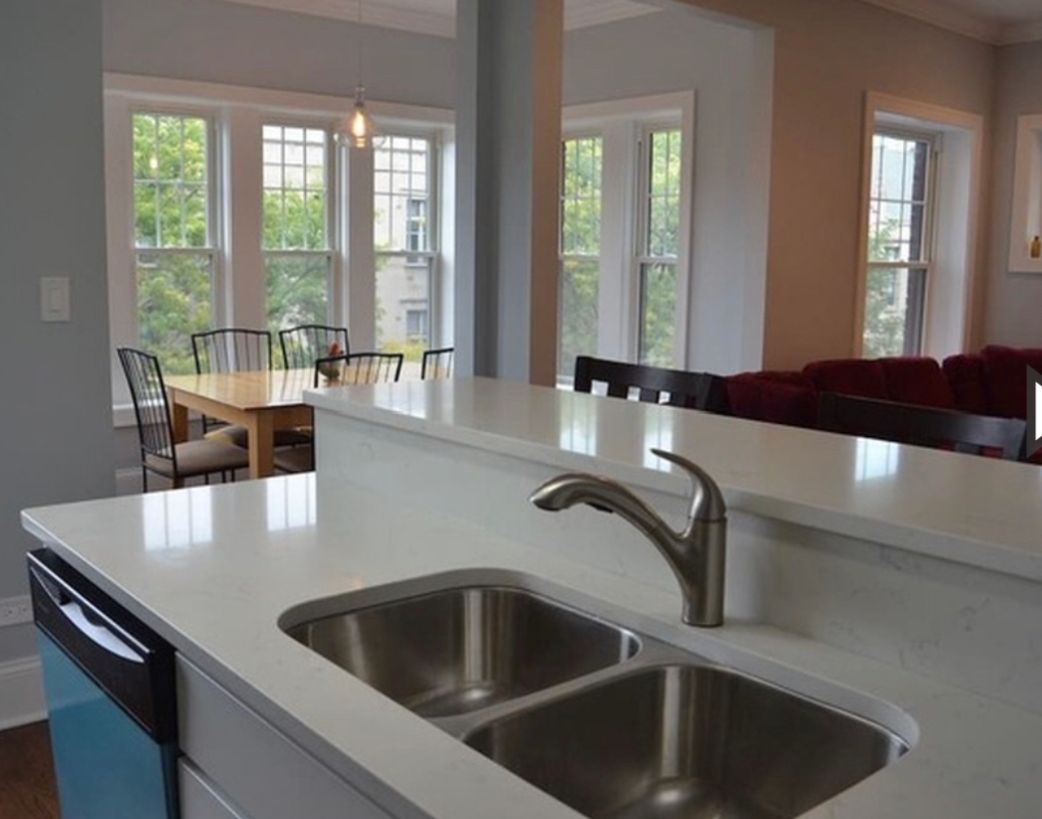 735 west kitchen sink