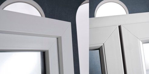 particolare di una finestra bianca in PVC