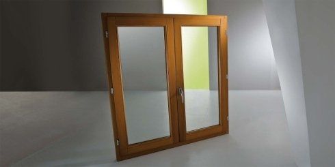 finestra in legno per abitazioni