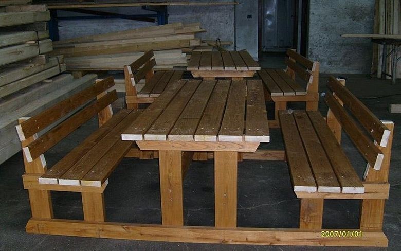 TAVOLO E PANCA IN LEGNO