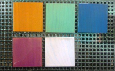 Articoli in legno di diversi colori