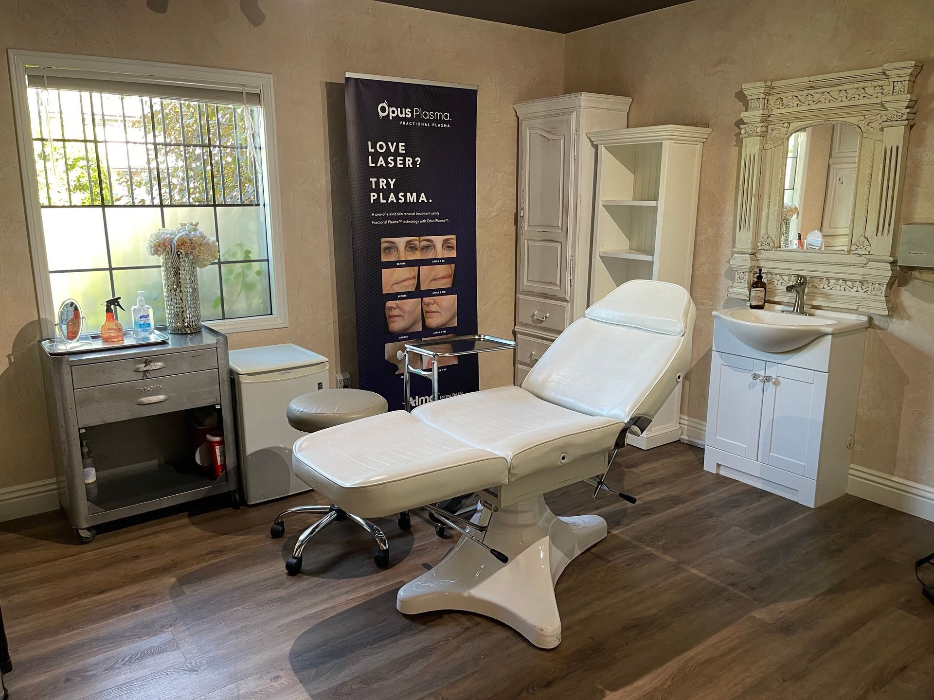 Clean, organized treatment room at Riverside location.