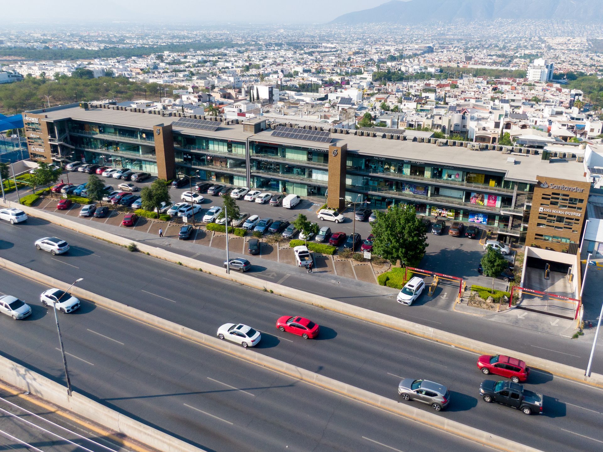 U3 Plaza: renta comercial en Monterrey 