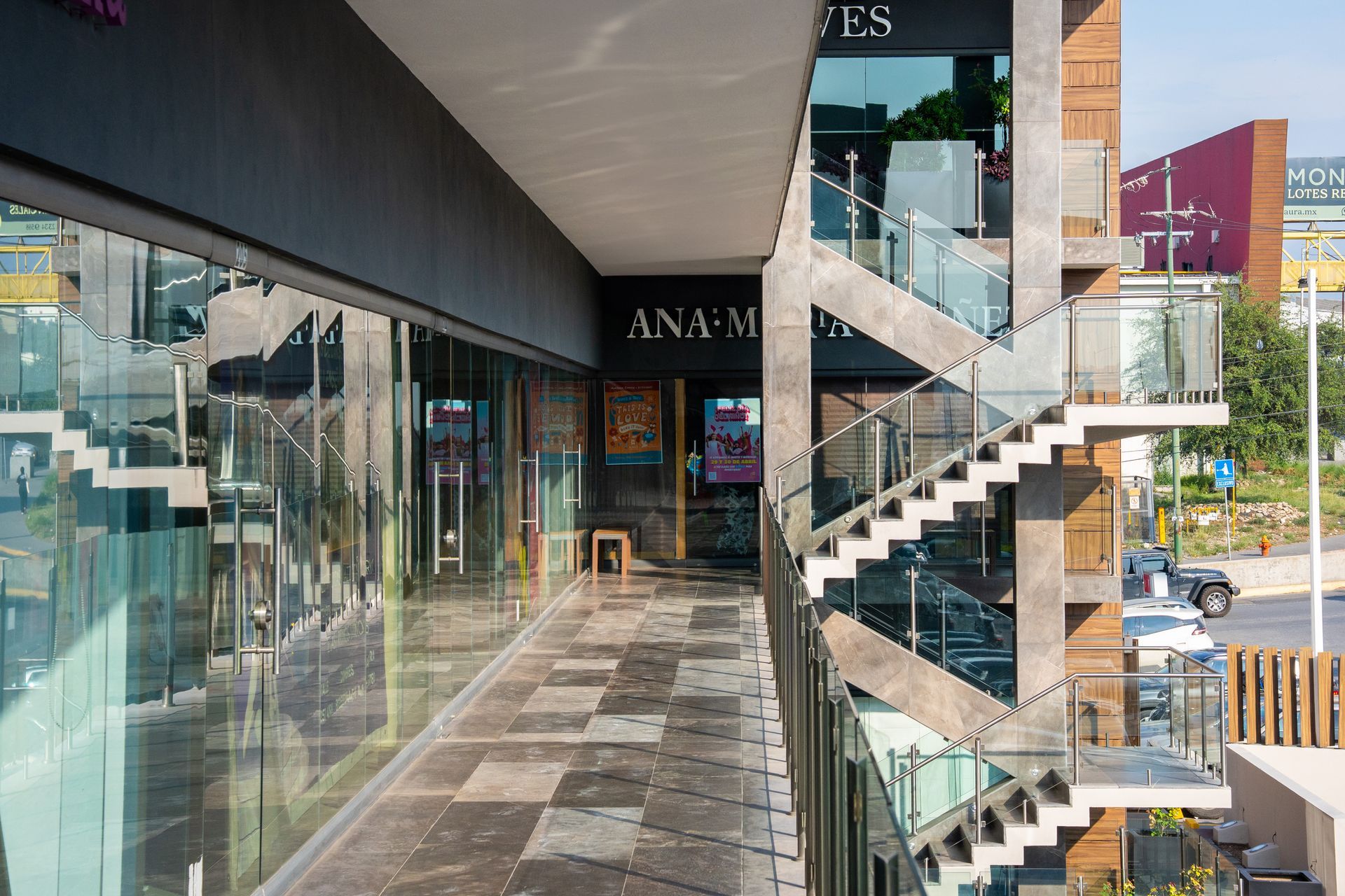 Innovación en locales comerciales del centro comercial u3 plaza 