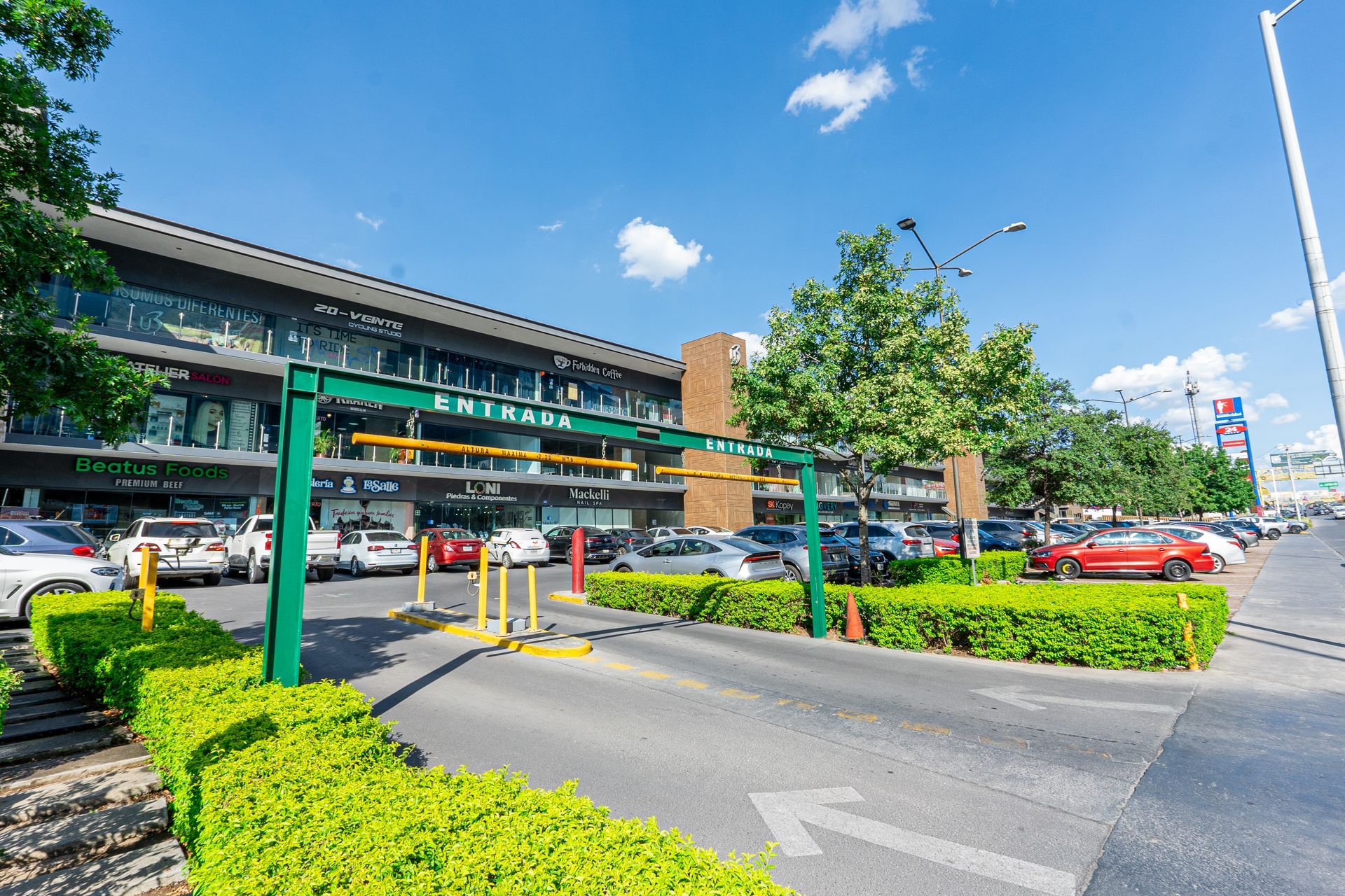 Renta de locales comerciales en Monterrey zona Cumbres