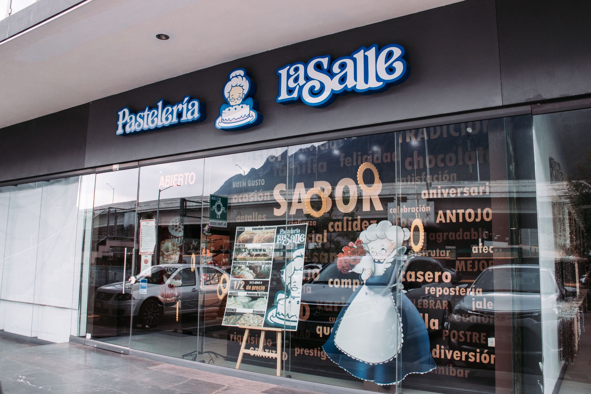 Equilibrio de Giros en Espacios Comerciales en Cumbres