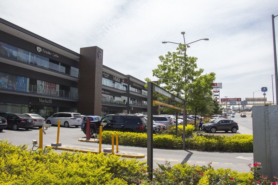 plazas comerciales