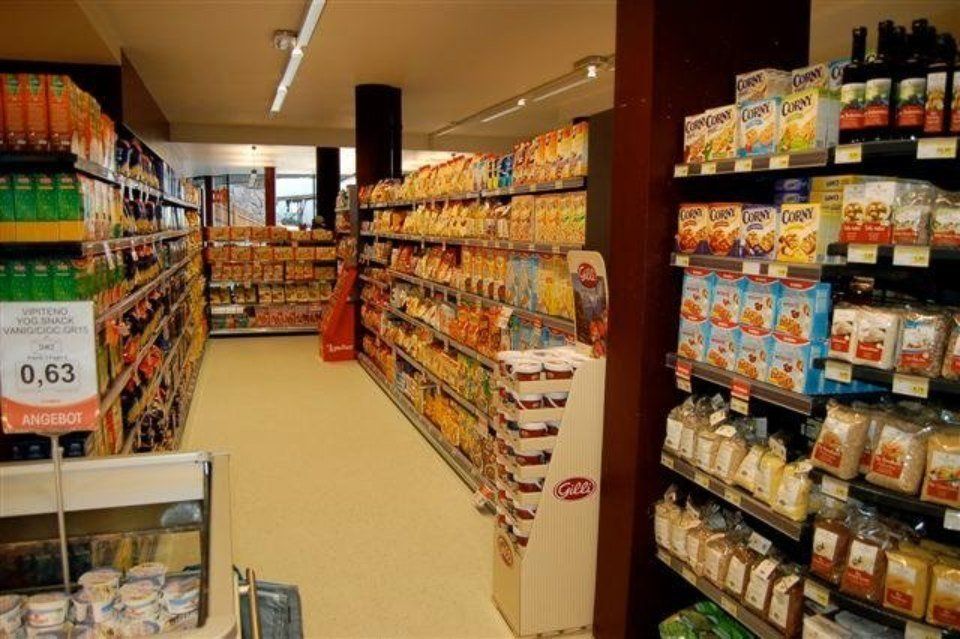 reparto prodotti per la colazione di un supermercato