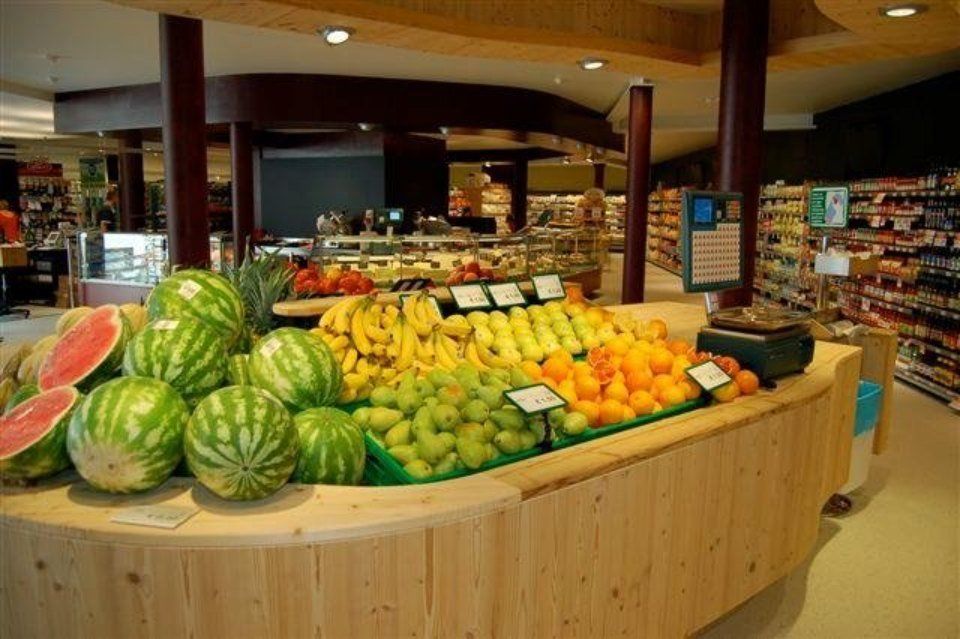 reparto con frutta di un supermercato