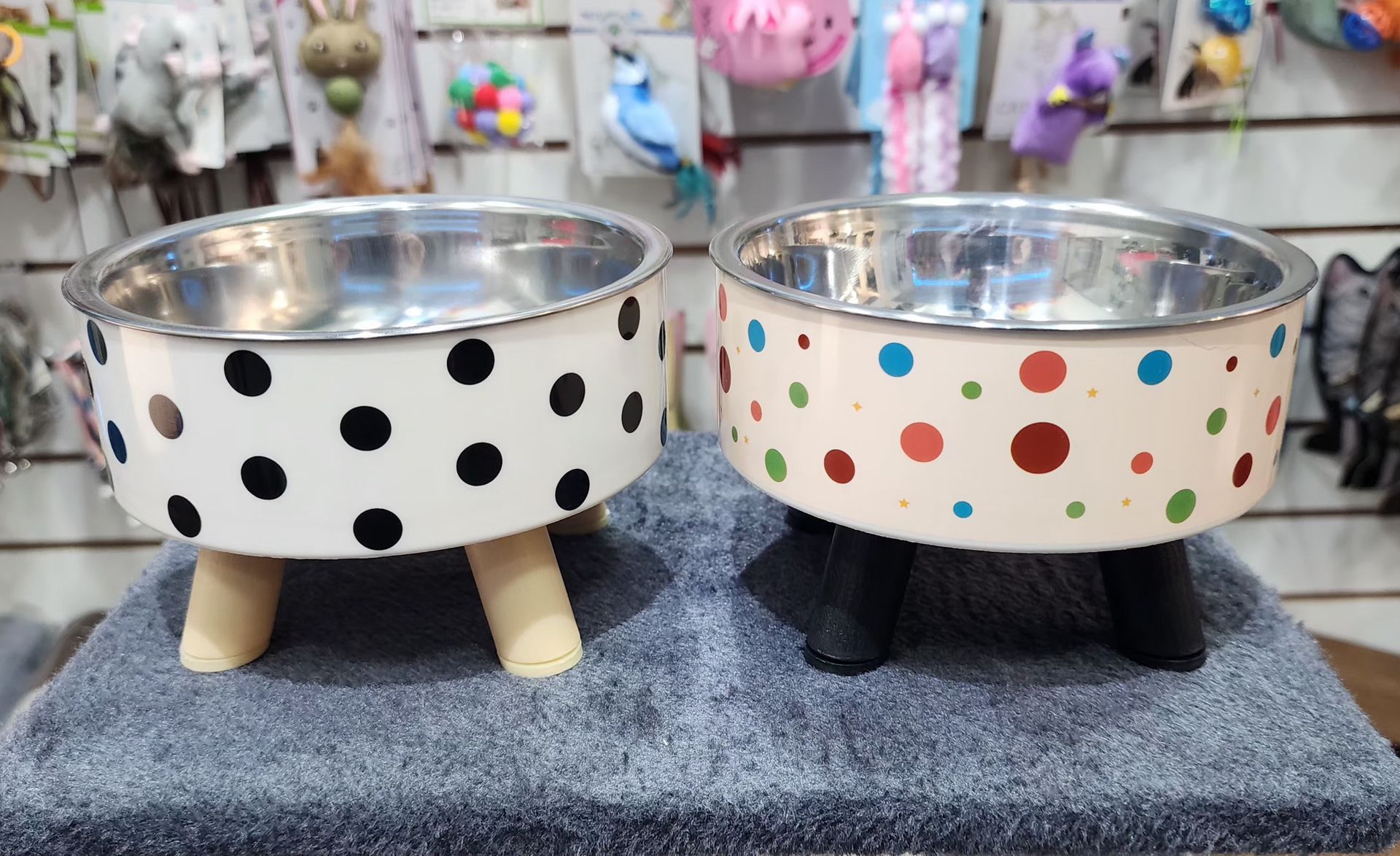 Comedero Con Altura De 4 Patas Mascotas LUNARES