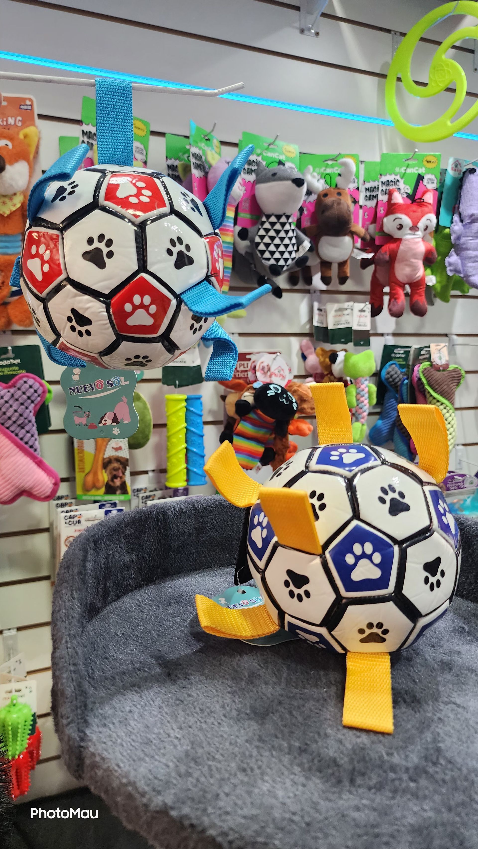 Pelota de Cuerina con Tiras para Mascotas