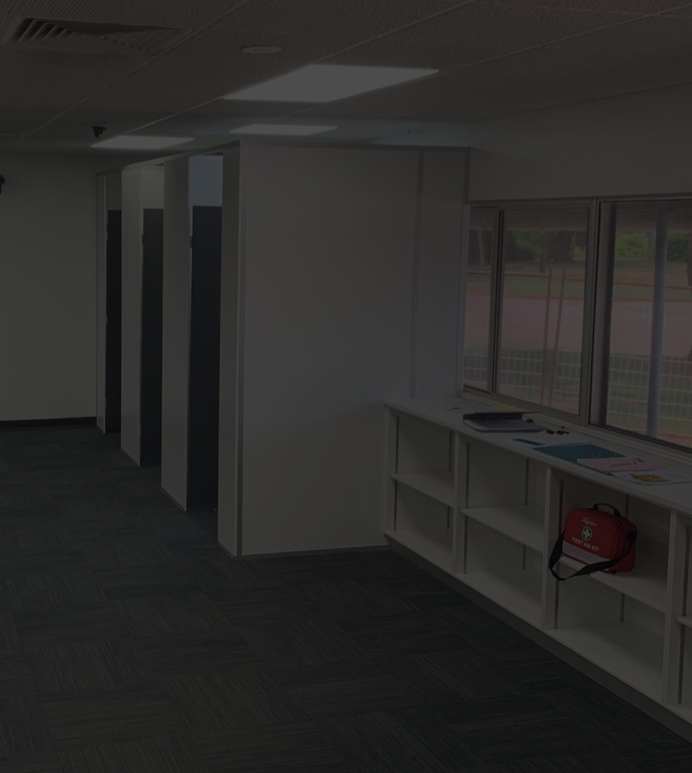 A black background with the words `` short delivery method '' written on it.