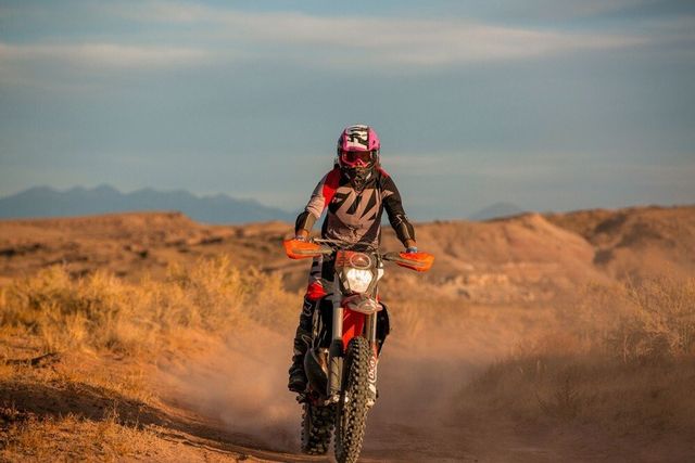 cdn./cr/az/crazy-desert-moto-d.jpg?