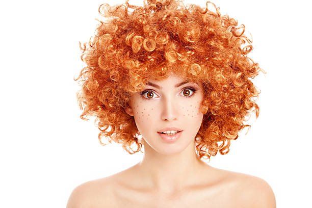 Parrucca capelli medi ricci rossi