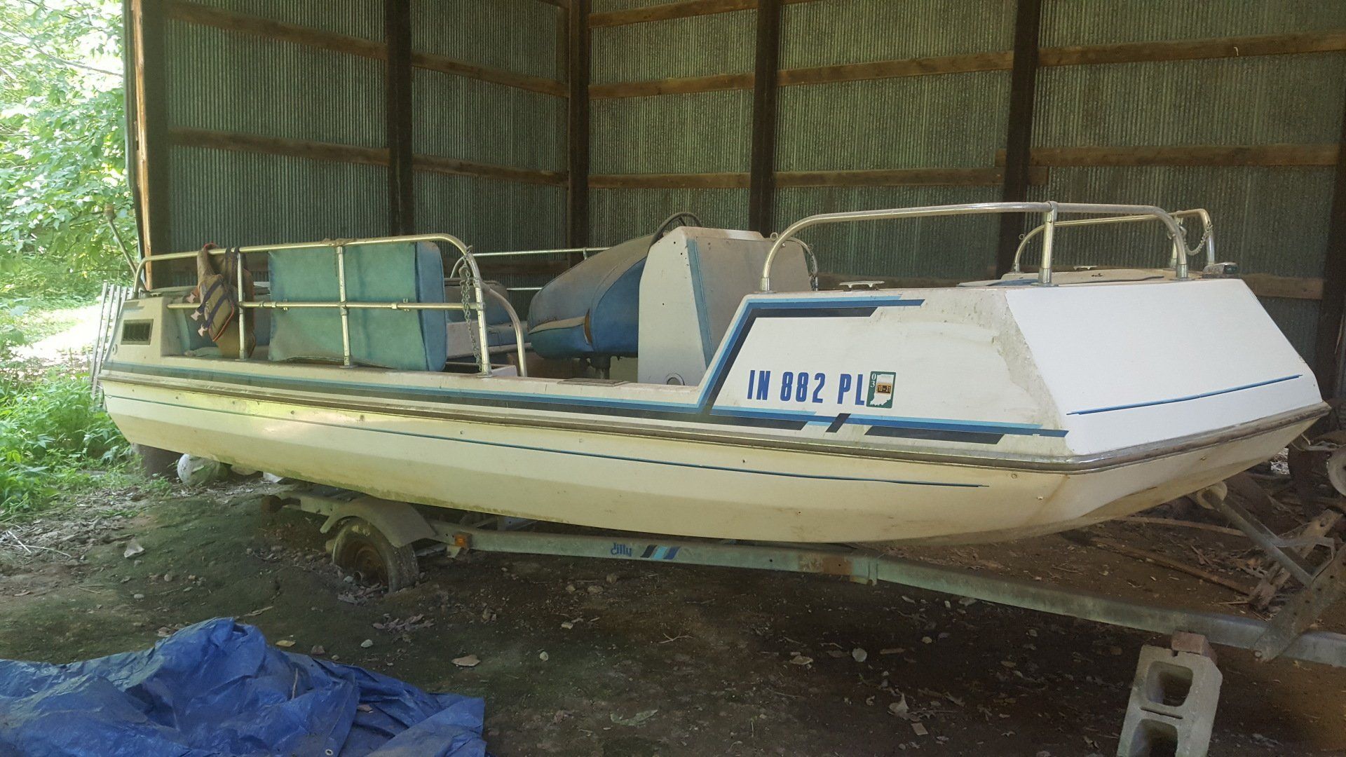 Old Broken Boat — Indianapolis, IN — AC Trash Hauling & More