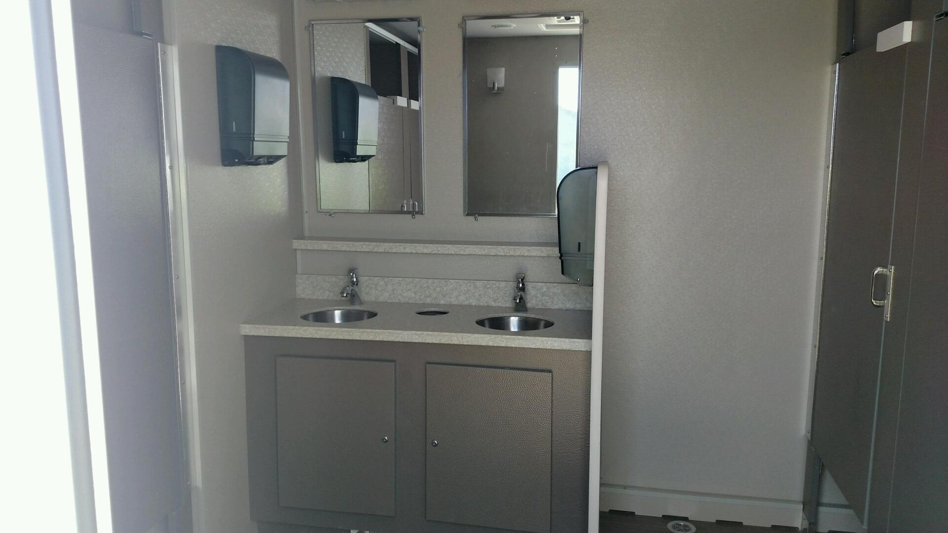 RR Trailer Women's Room — Madrid, IA — PortablePro, Inc.