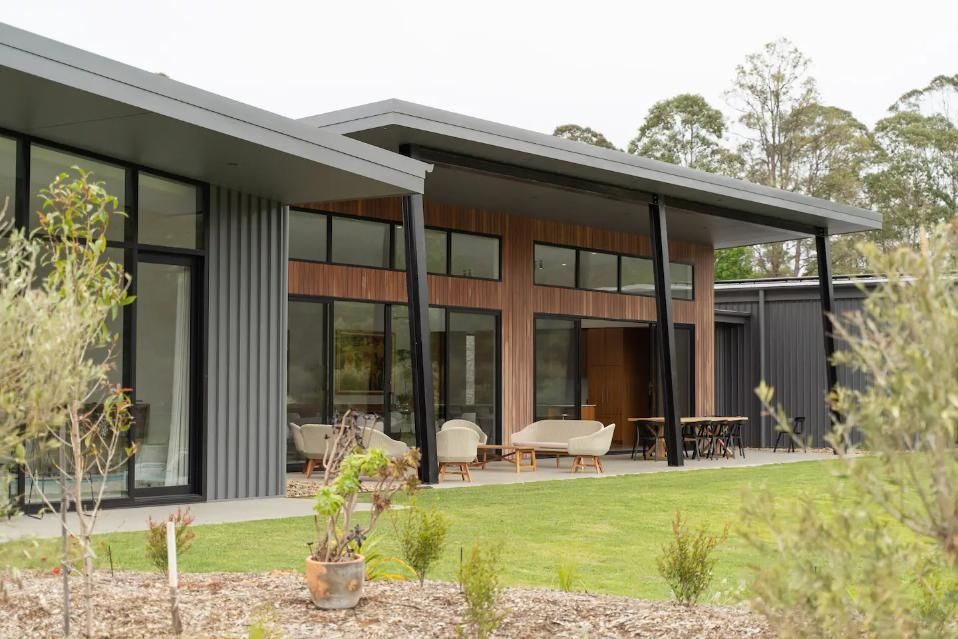 A Large House With A Lot Of Windows and A Large Lawn In Front Of It  — That Painter Guy In South Nowra, NSW