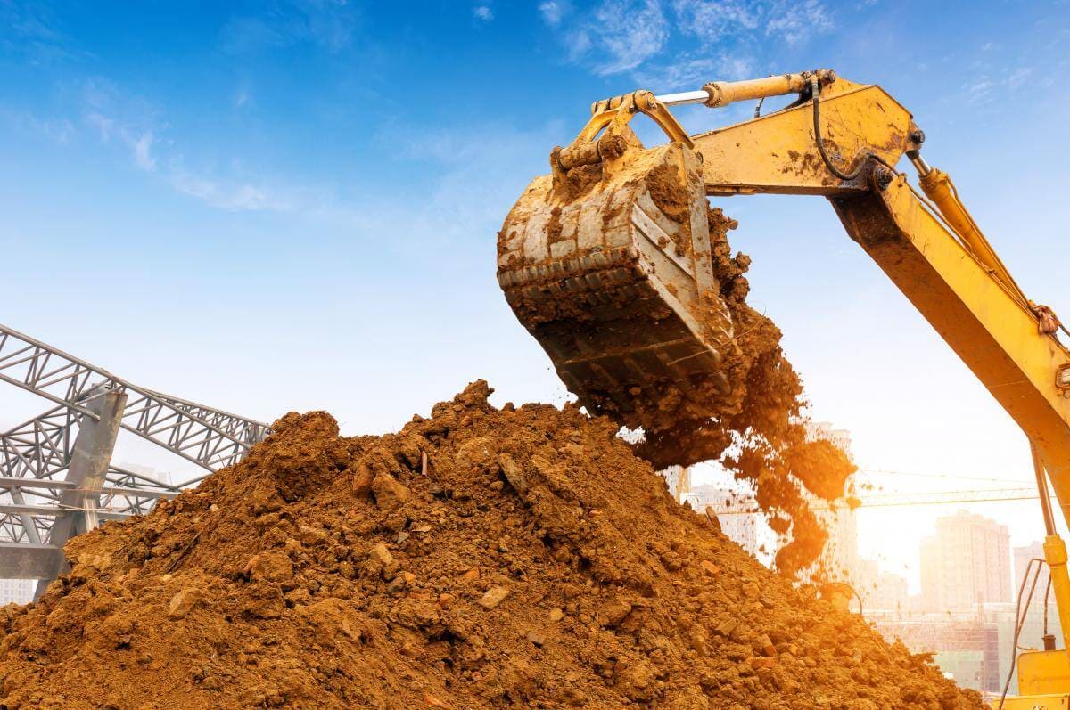 Excavator2, blue sky background — Excavation in Glass House Mountains, QLD