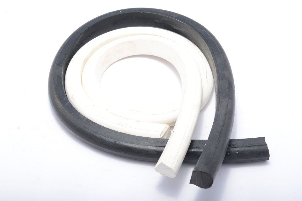 Ricambio guarnizioni e valvole per pistoni