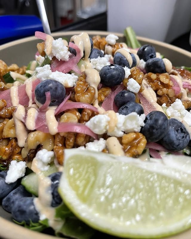 How to Eat Healthy on the Go: Simple Tips for Busy Days