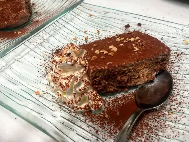 torta artigianale con panna