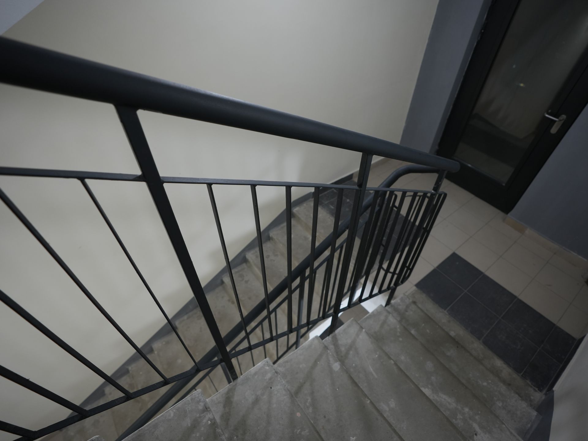 clean stairwells in multi-tenant buildings in Phoenix
