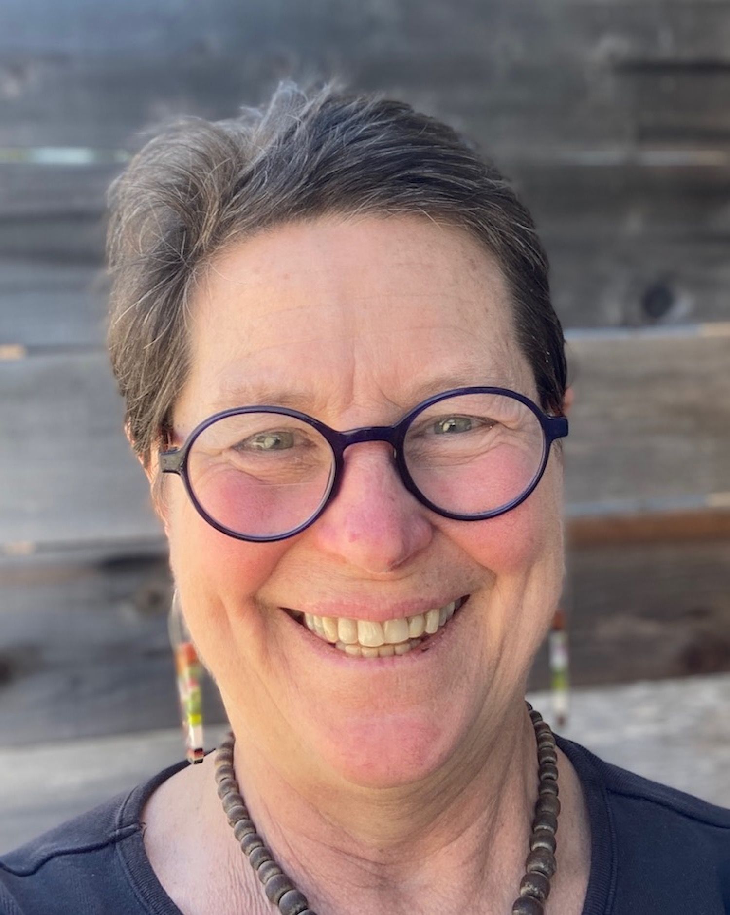 Suzi Ballenger Headshot