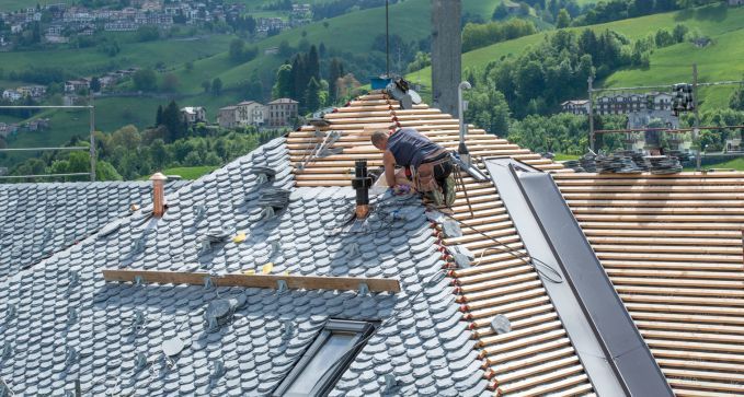 Restauración de tejados de pizarra a bajo coste en Mieres, Asturias