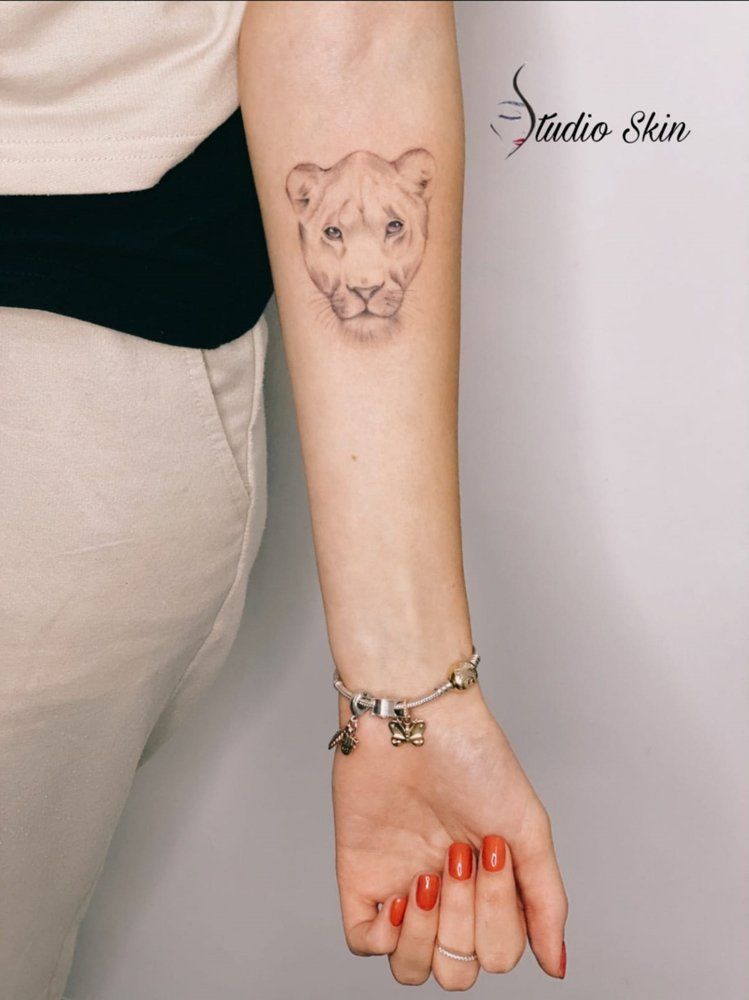 Tatuaggio testa di leopardo