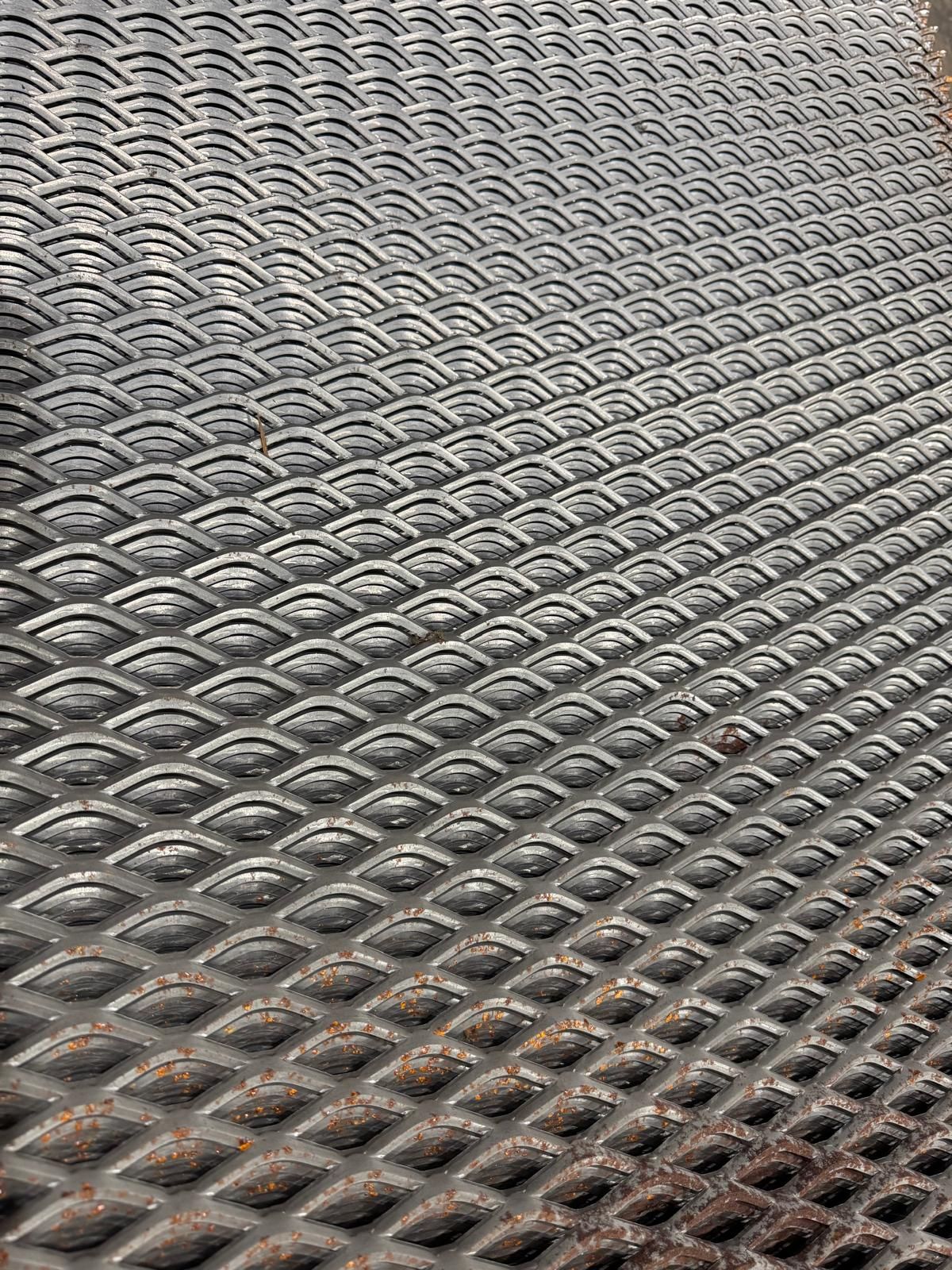 Steel mesh sheet