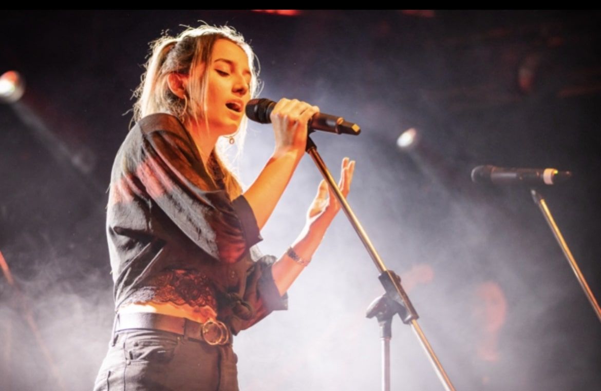 danni k wedding singer