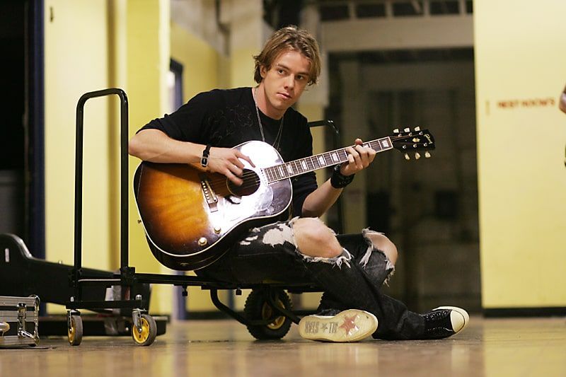 shimon acoustic solo