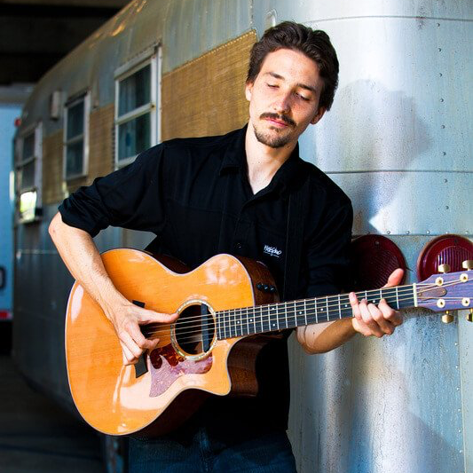 Alex Hughes wedding singer