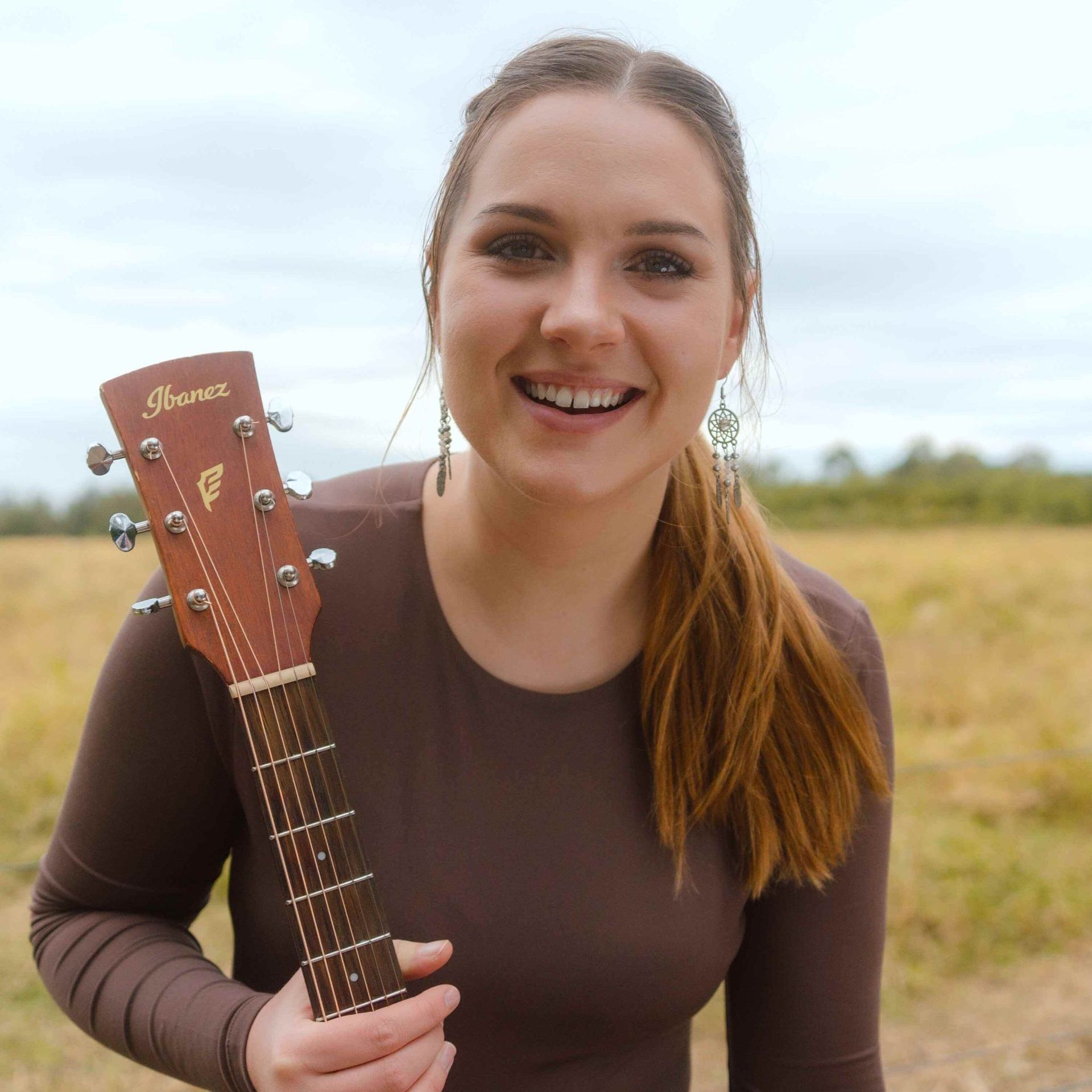 ella hartwig acoustic singer brisbane