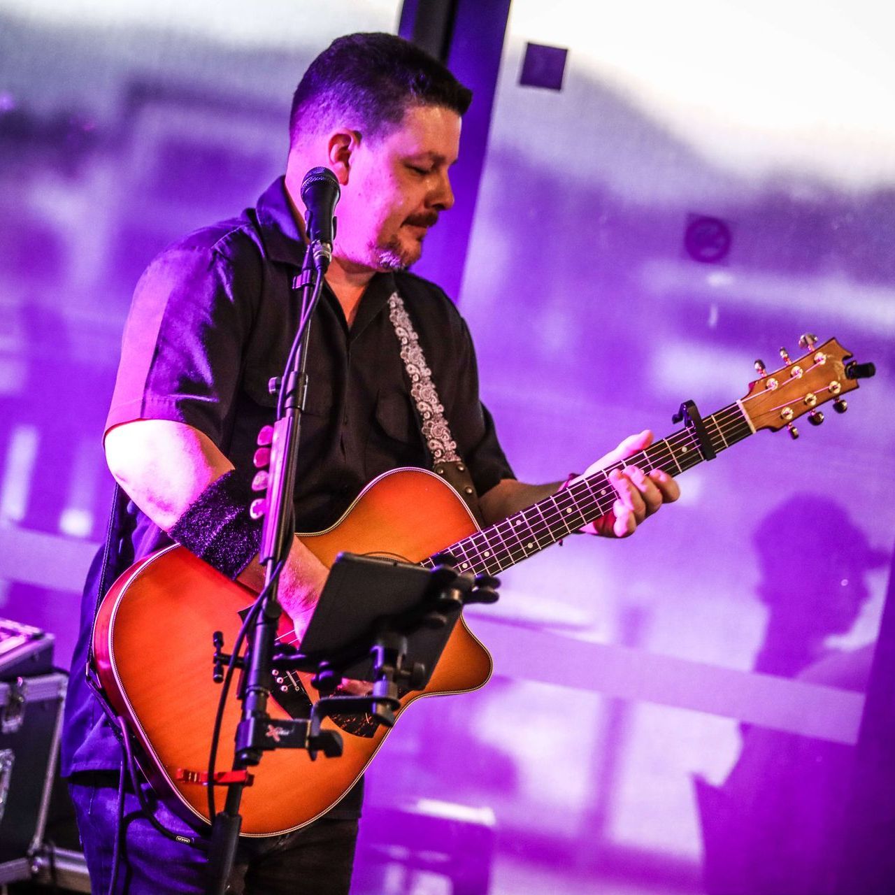 Scott lewis acoustic singer