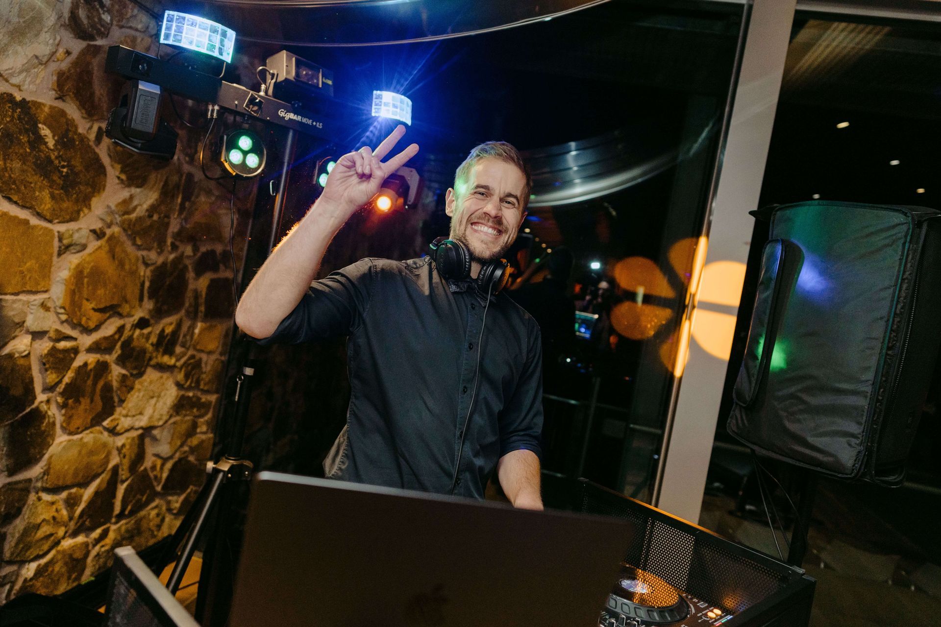 wedding dj