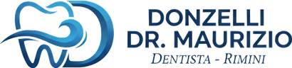 Logo dello studio dentistico Donzelli Dr. Maurizio di Rimini, raffigurante un dente e una lettera D stilizzata in blu.