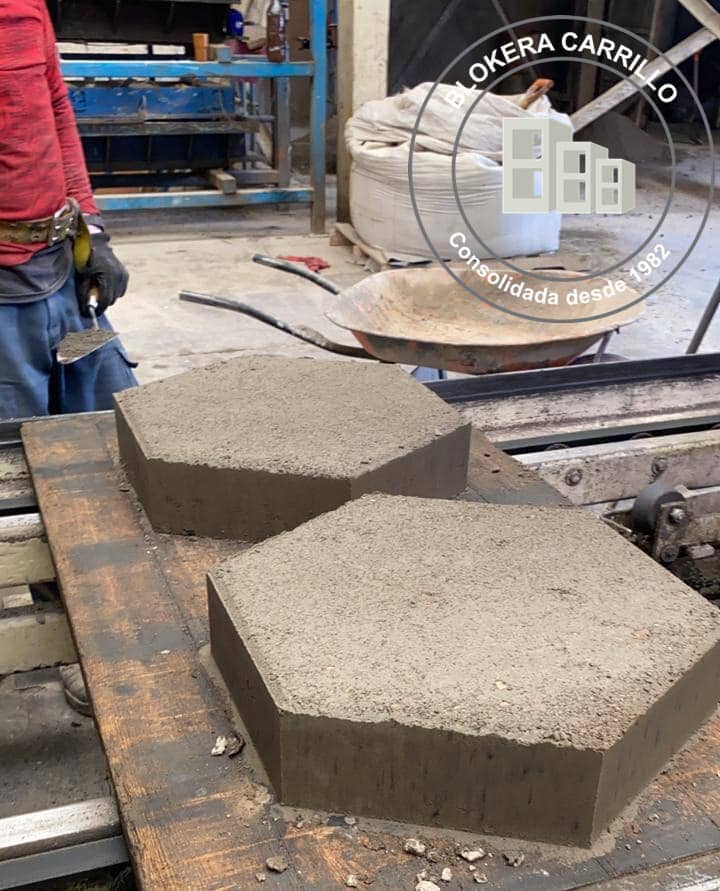 LOKERA Y PREFABRICADOS CARRILLO SA DE CV