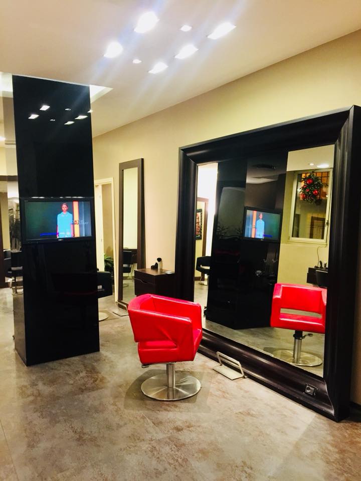 Interno salone parrucchiere 2