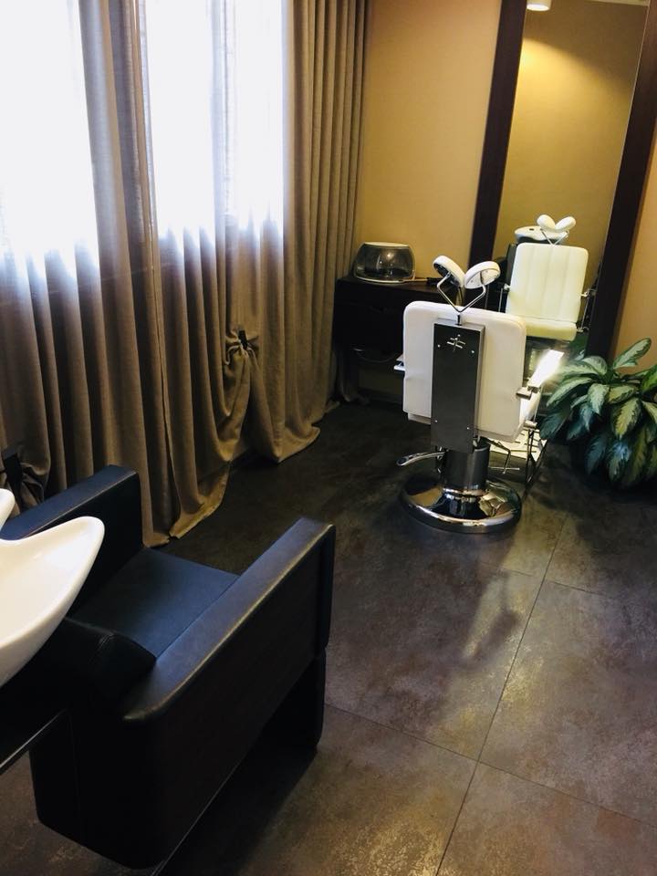 Interno salone parrucchiere 3