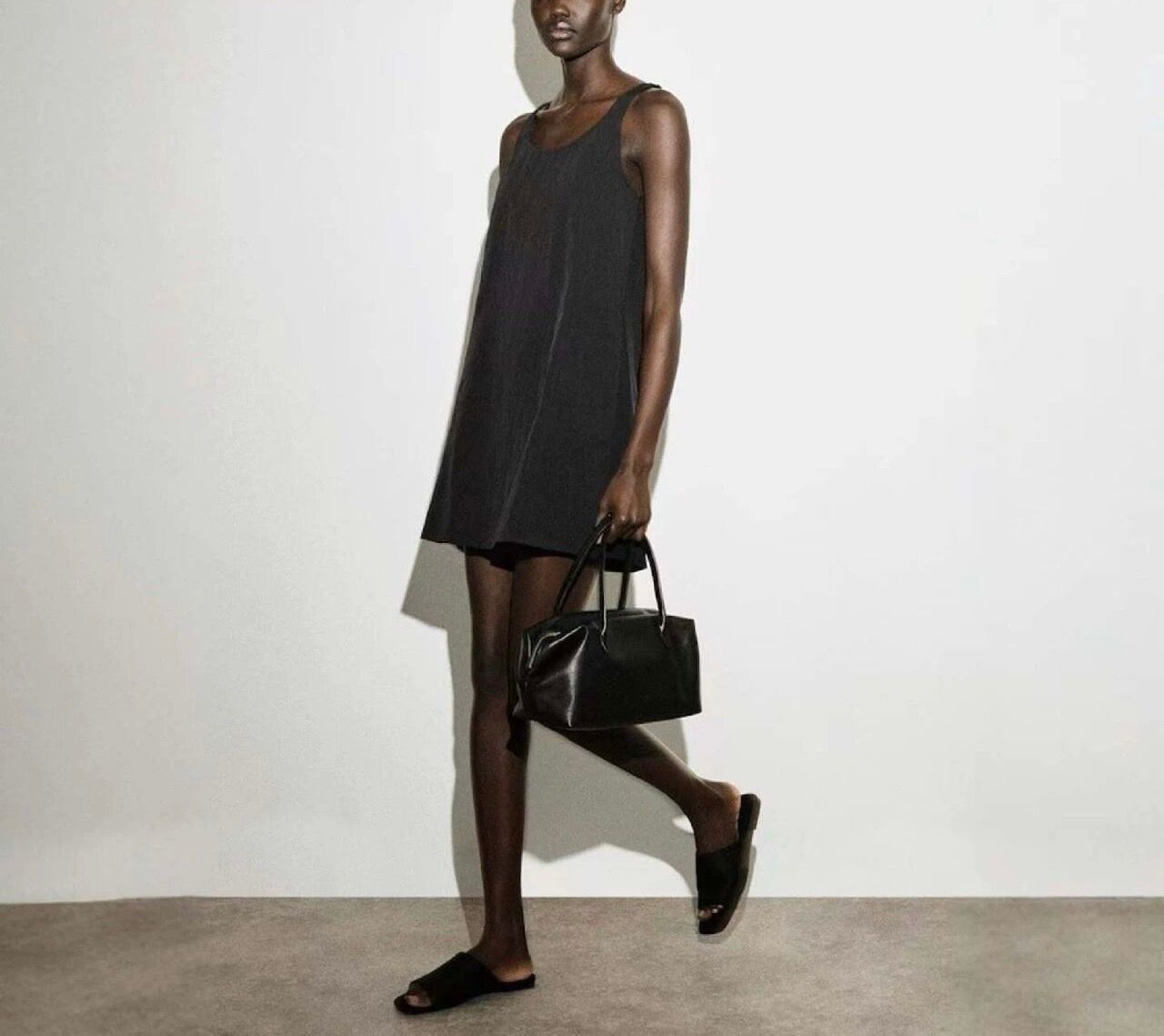 北歐品牌優雅後背針織拼接圓領A字型無袖背心洋裝