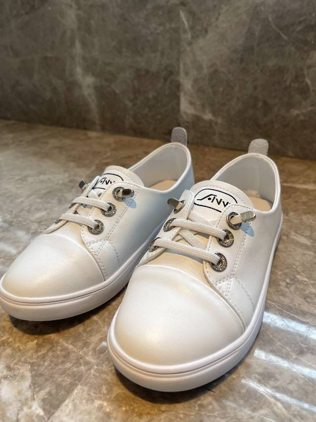 ㊙️美安獨家免運㊙️    緊急虧清‼️ 750?搶淺口牛皮小白鞋‼️