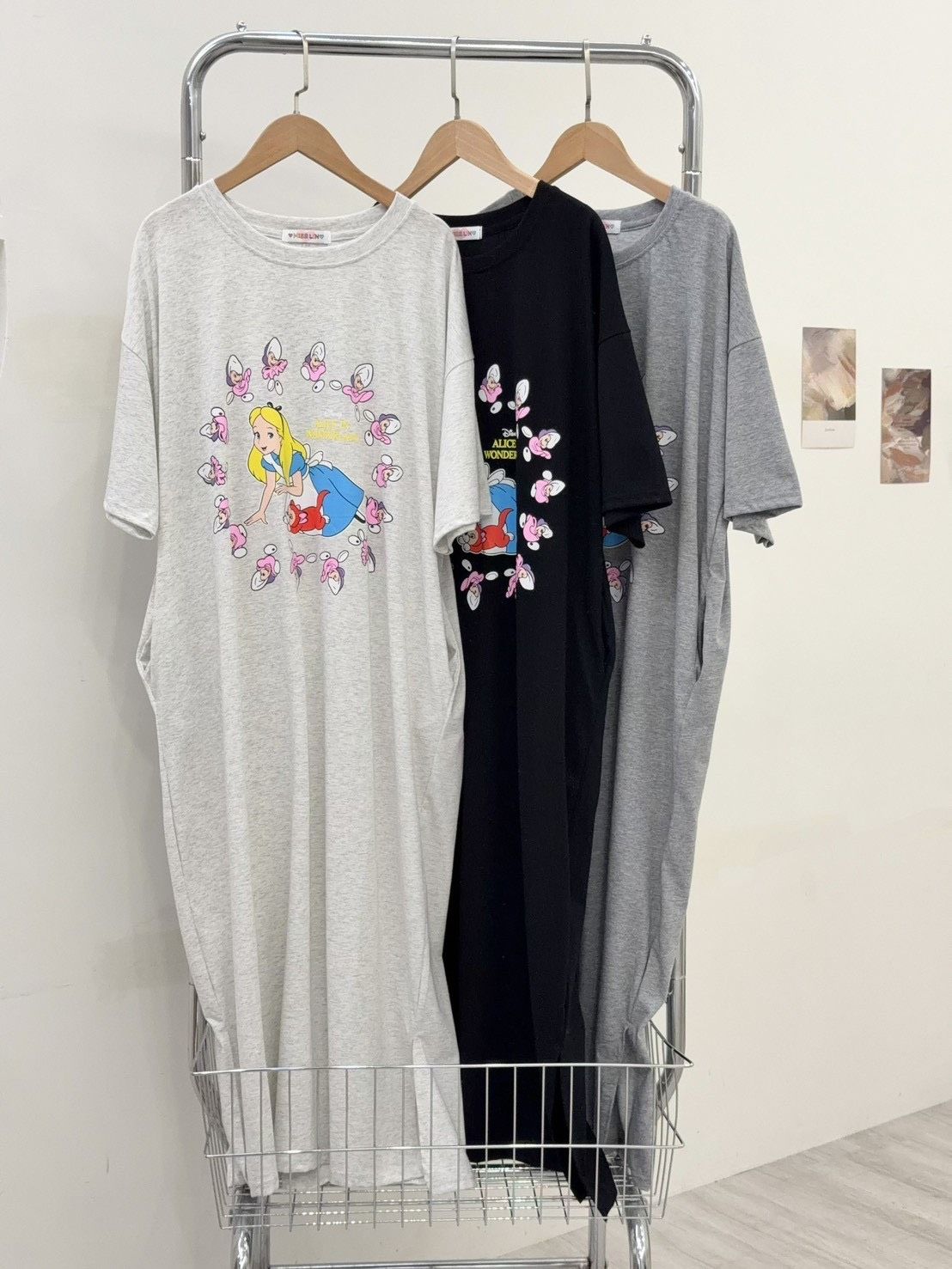 ? 可愛爆擊！愛麗絲長版洋裝來了?