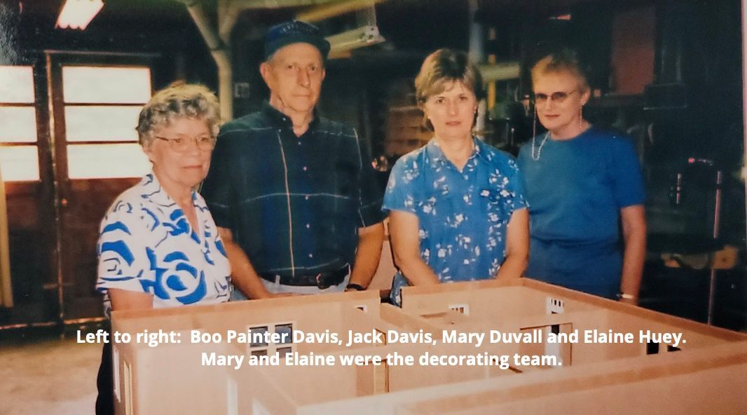 Photo of:  Boo Painter Davis, Jack Davis, Mary Duvall and Elaine Huey.  Mary and Elaine were the decorating team.
