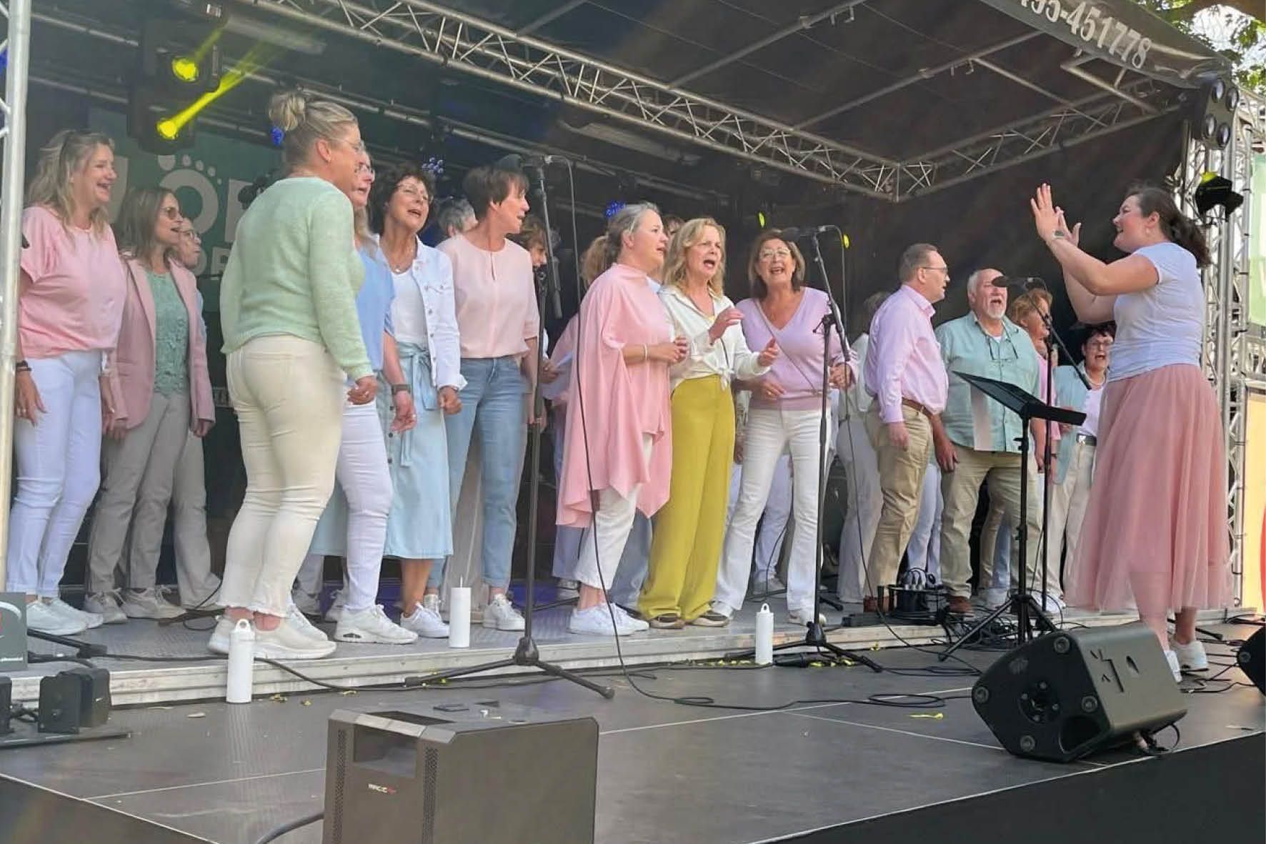 The Ray-Stabbing Singers