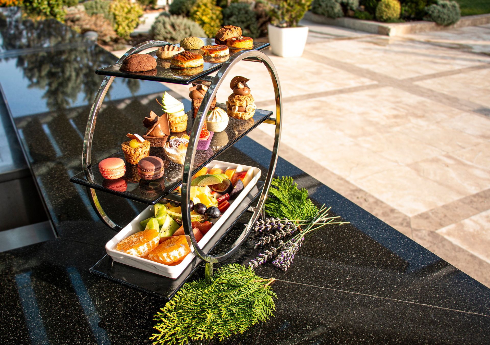 A tray of food is sitting on top of a table.