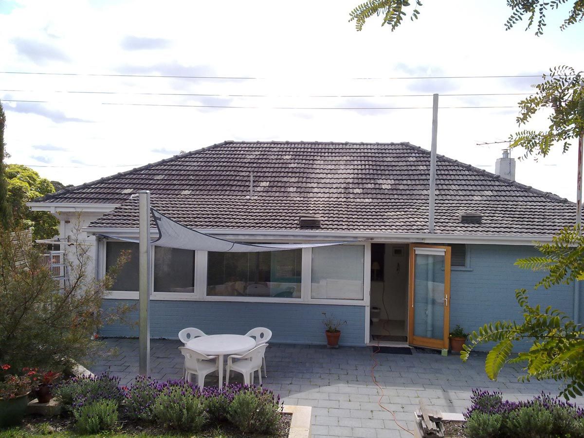 Blue House Before Restoration — Perth, WA — Harry’s Roof Practice 
