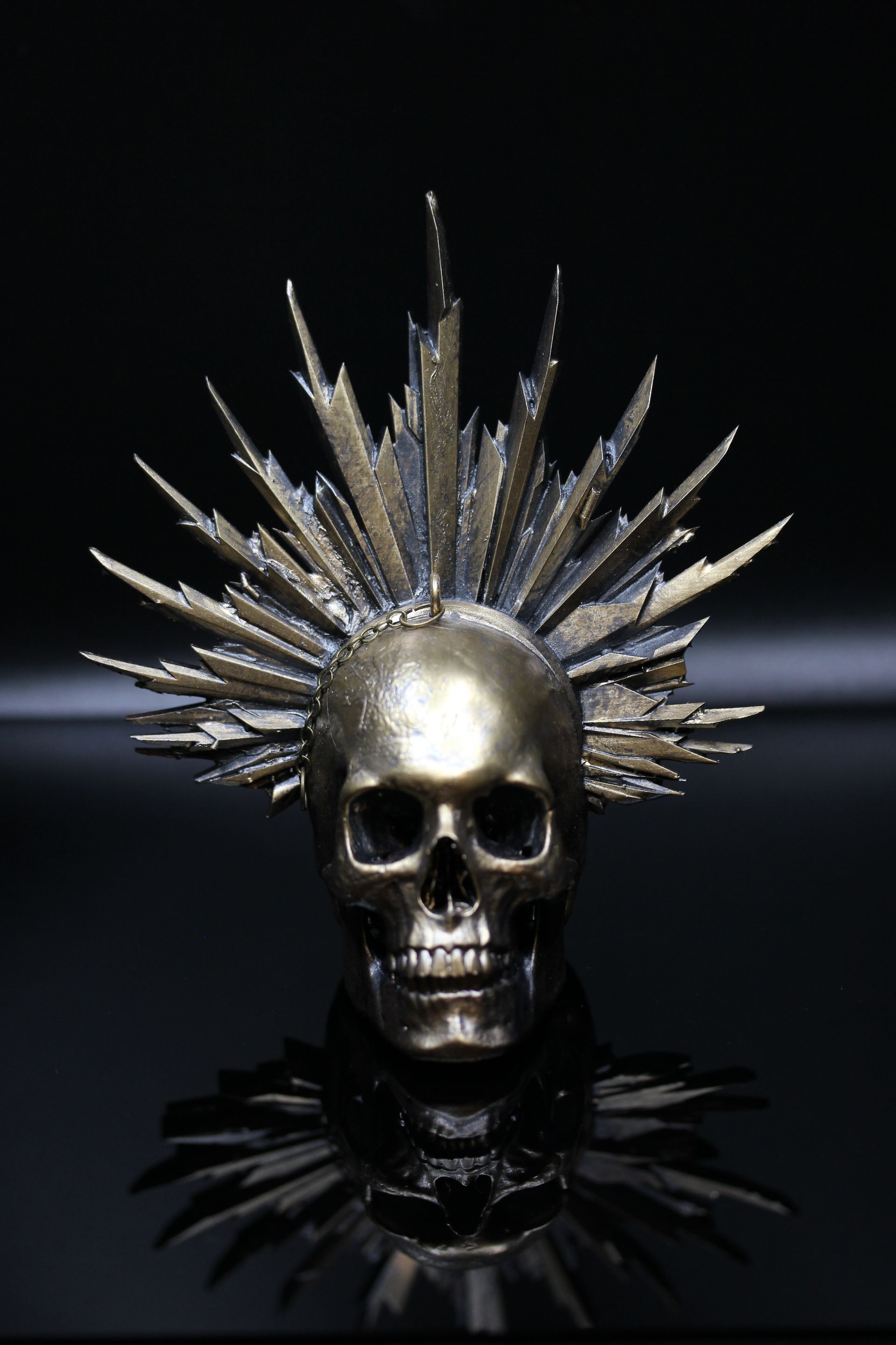 Skull With Rays:  Gold Antique