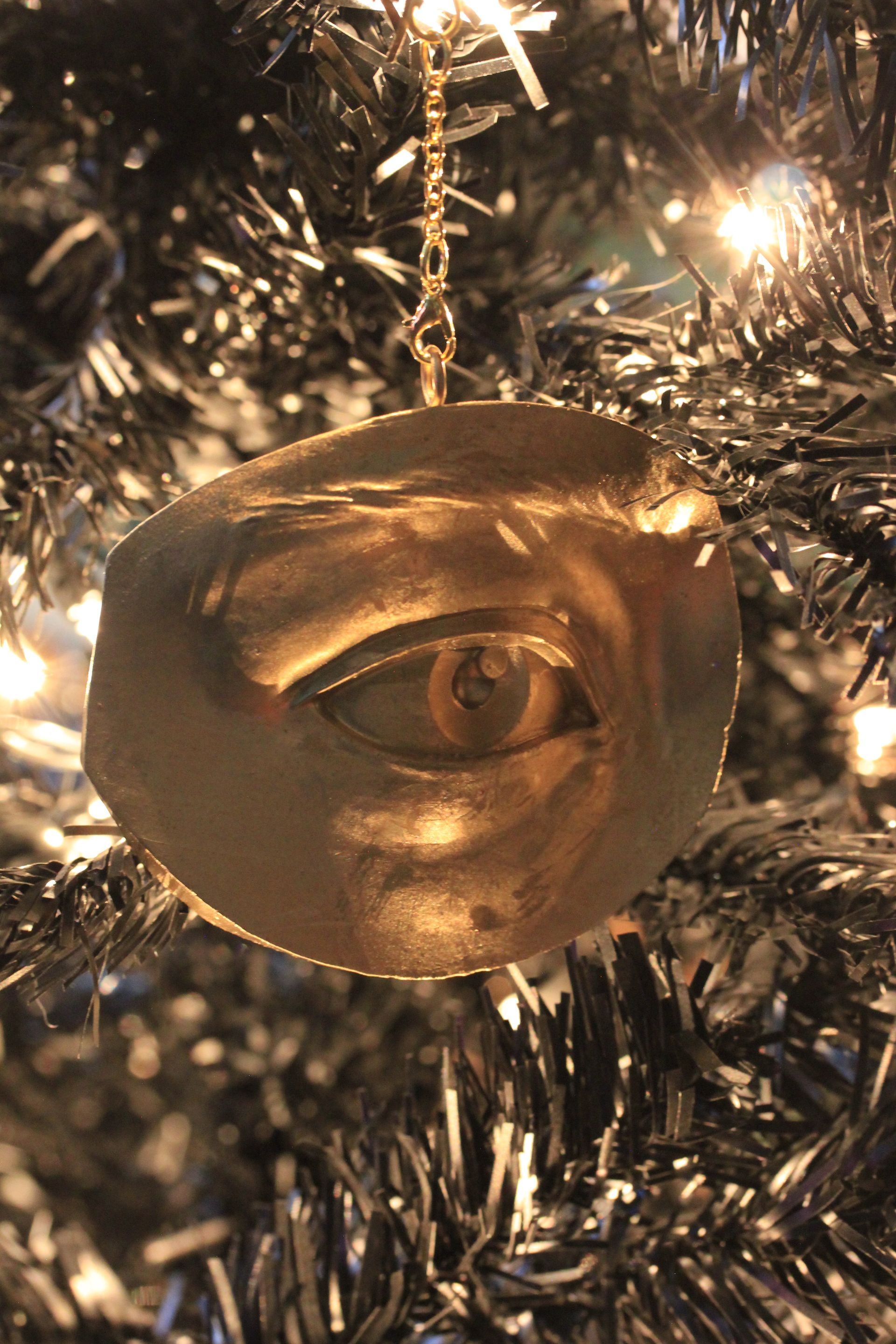 Prosthetic Eye:  Gold