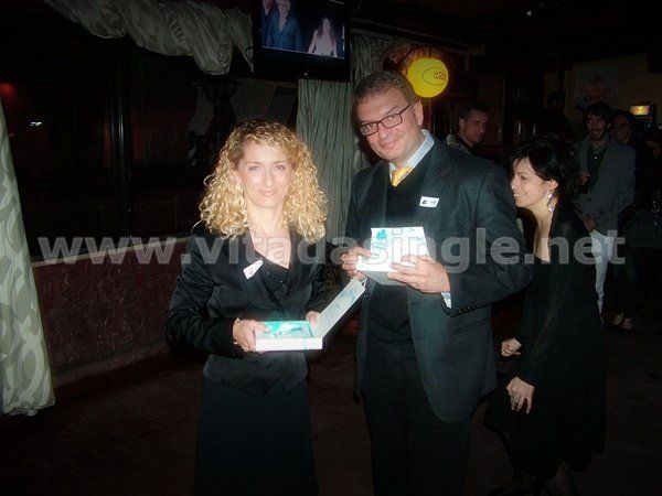 Un uomo e una donna hanno vinto l'anello dei single Singelringen durante un evento Vitadasingle.net
